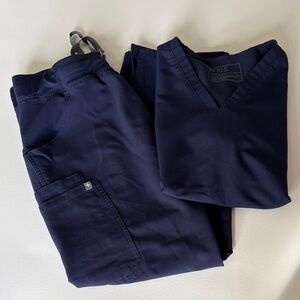 Figs Scrubs Set Casma 3 Pocket Top and Kade Cargo Pants in Navy Size: S & MP